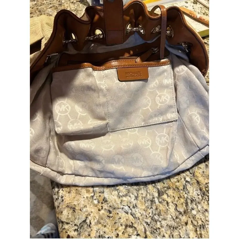 EUC- Michael KORS Tan Brown Large Woven Straw Bag
